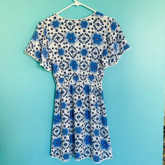 Blue & White Bold Floral Boho Summer Mini Dress (size S) - Picture 8 of 10